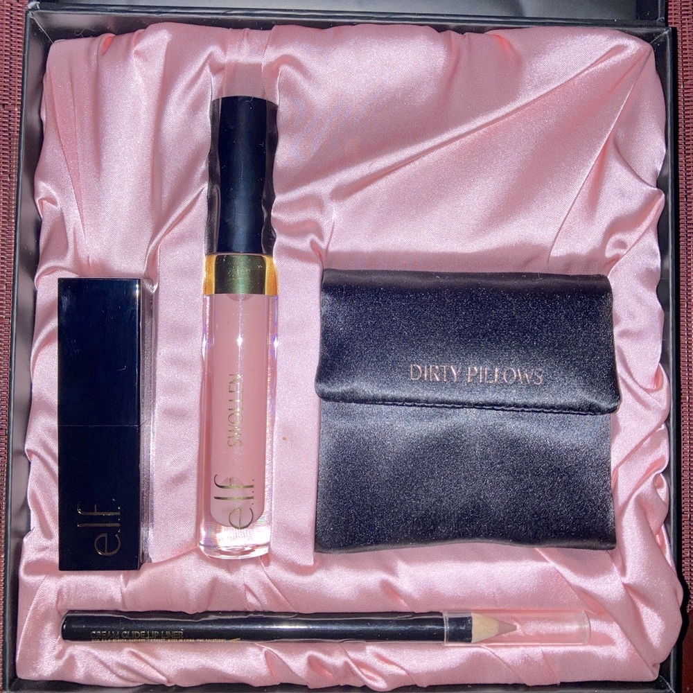 e.l.f. x Jennifer Coolidge Dirty Pillows Lip Kit